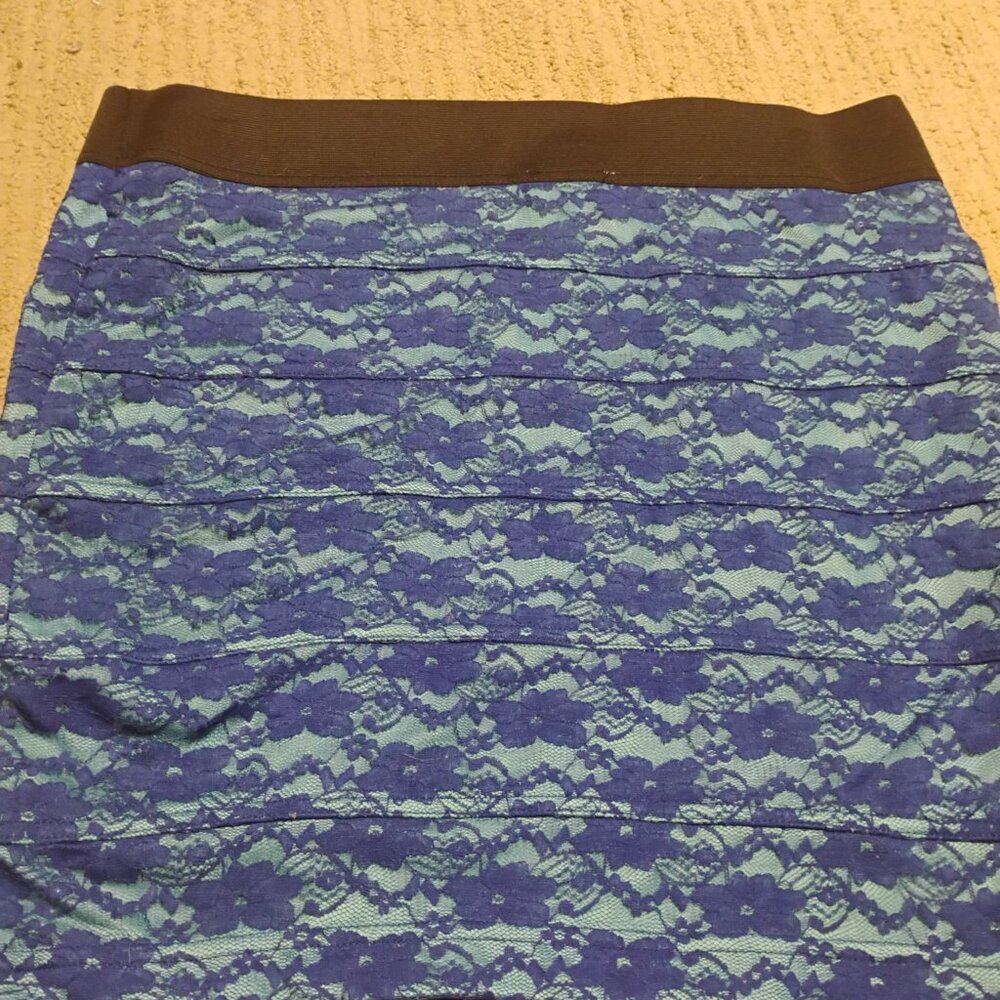 Charlotte Russe skirt 💙 🩷 - Picture 5 of 5